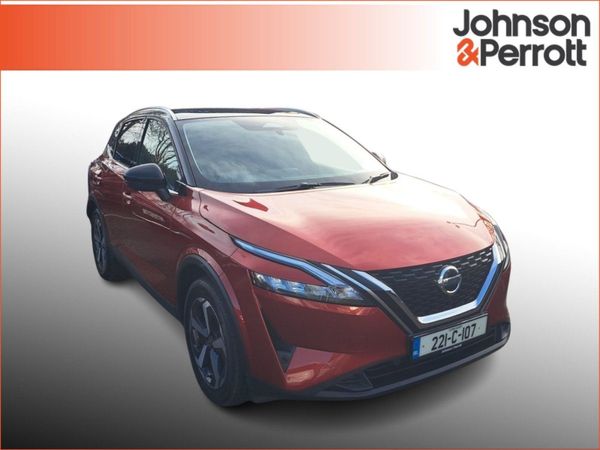 Nissan Qashqai MPV, Petrol, 2022, Red