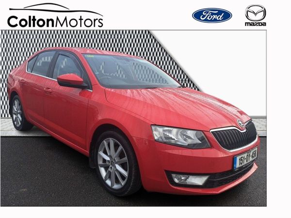Skoda Octavia Saloon, Diesel, 2015, Red