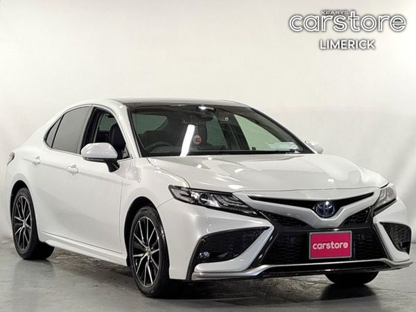 Toyota Camry Saloon, Petrol Hybrid, 2023, White