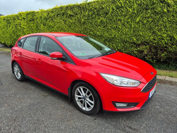 Ford Focus Hatchback, Diesel, 2016, Red