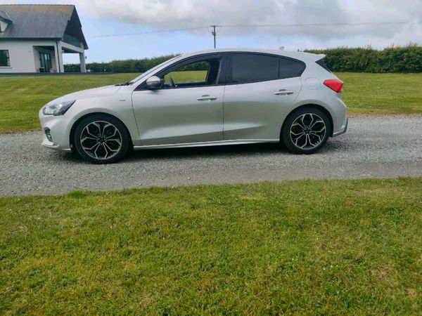 Ford Focus Hatchback, Diesel, 2021, Grey