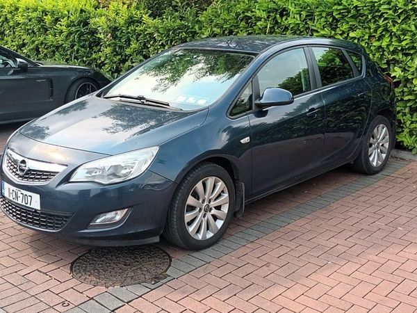 Opel Astra Hatchback, Diesel, 2011, Blue
