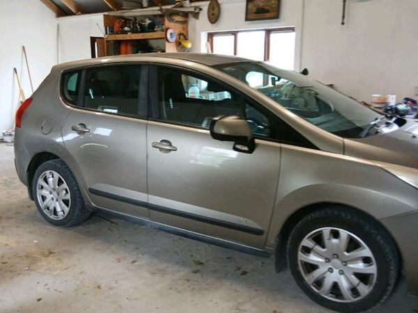 Peugeot 3008 MPV, Diesel, 2010, Grey