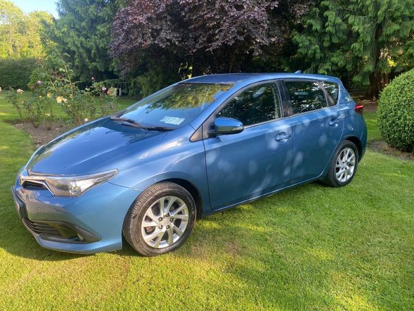 Toyota Auris Hatchback, Diesel, 2016, Blue