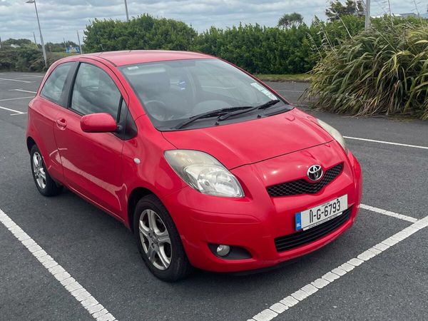 Toyota Yaris Hatchback, Diesel, 2011, Red