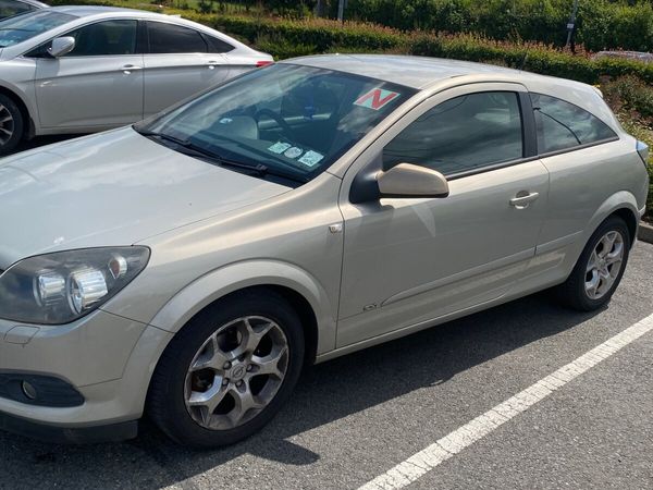 Opel Astra Hatchback, Petrol, 2005, Yellow