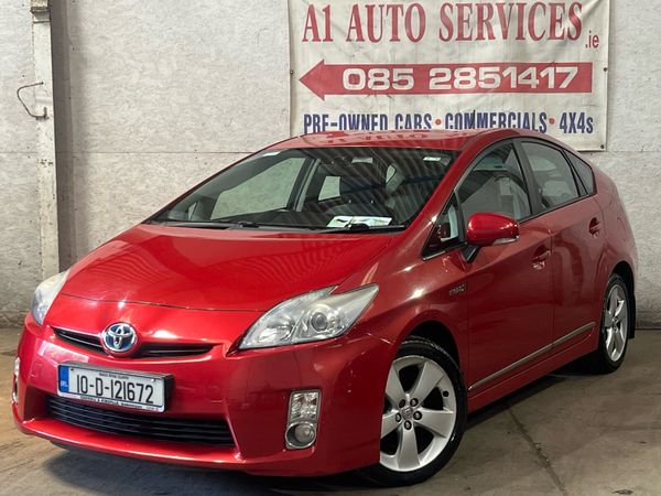 Toyota Prius Hatchback, Petrol Hybrid, 2010, Red