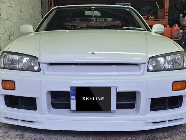 Nissan Skyline Saloon, Petrol, 1999, White