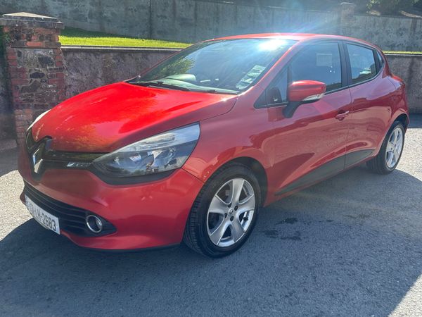 Renault Clio Hatchback, Petrol, 2013, Red