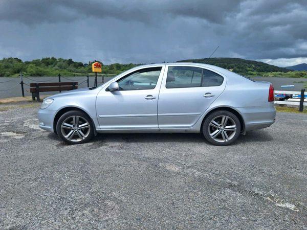 Skoda Octavia Saloon, Petrol, 2010, Silver