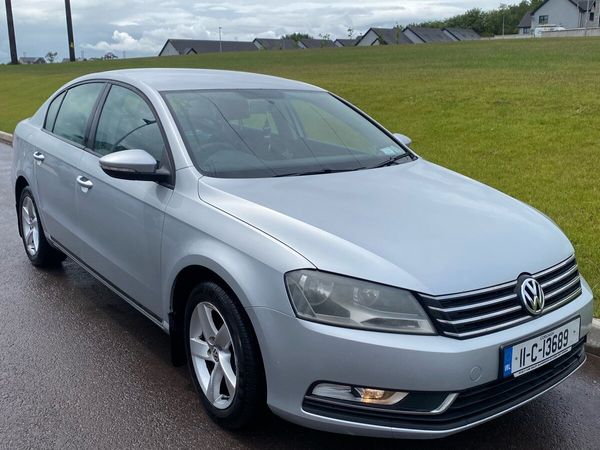 Volkswagen Passat Saloon, Diesel, 2011, Silver