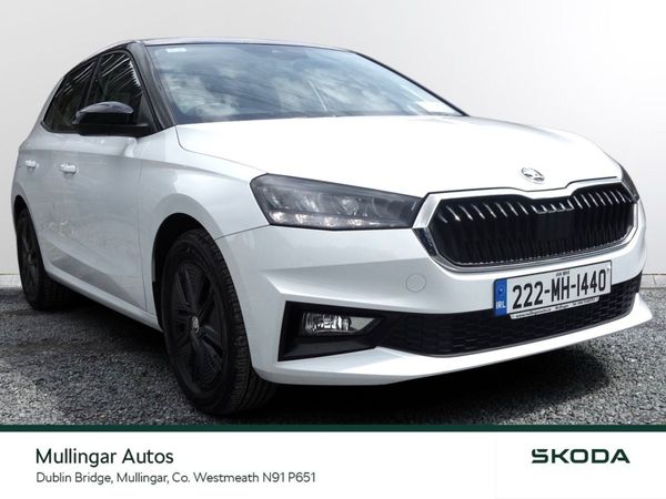 Skoda Fabia Hatchback, Petrol, 2022, White