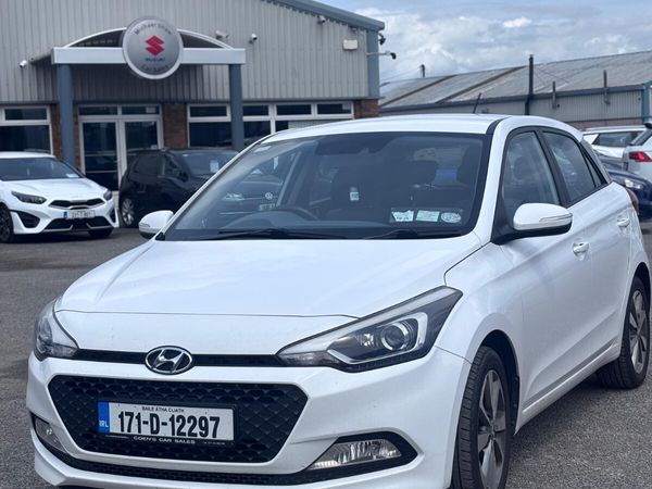 Hyundai i20 Hatchback, Petrol, 2017, White