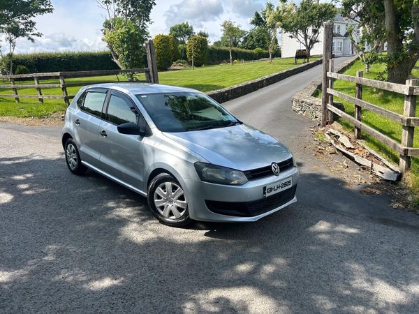 Volkswagen Polo Hatchback, Petrol, 2013, Silver