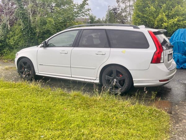 Volvo V50 Estate, Diesel, 2011, White