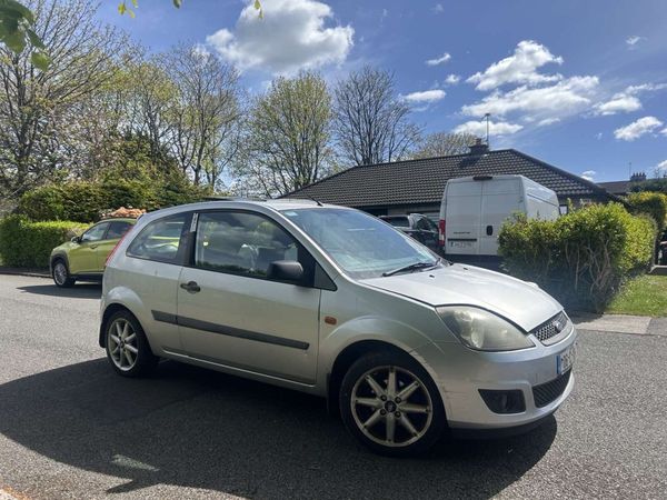 Ford Fiesta Hatchback, Petrol, 2006, Silver