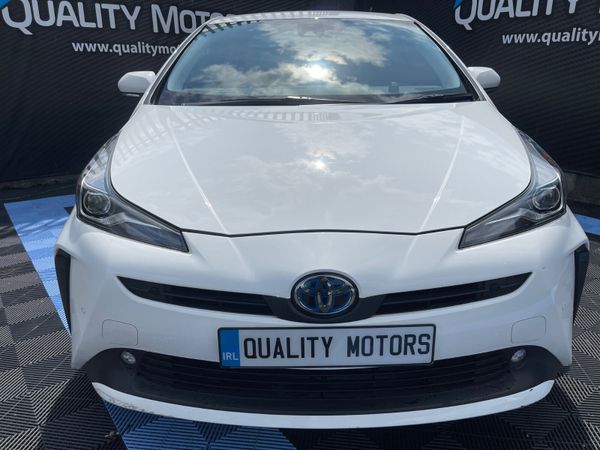 Toyota Prius Saloon, Petrol Hybrid, 2020, White