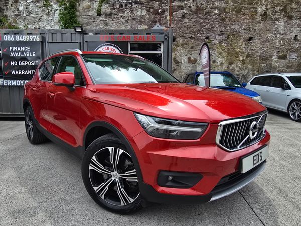 Volvo XC40 SUV, Petrol Hybrid, 2022, Red