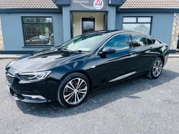 Opel Insignia Hatchback, Diesel, 2020, Black