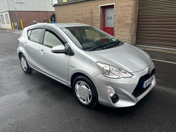 Toyota Aqua Hatchback, Petrol Hybrid, 2016, Silver