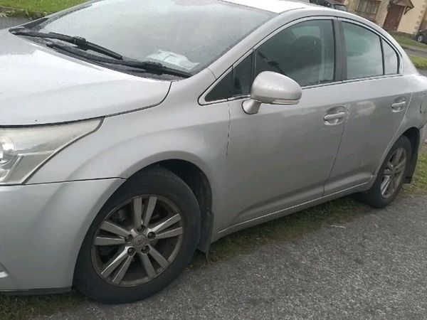Toyota Avensis Saloon, Diesel, 2010, Silver