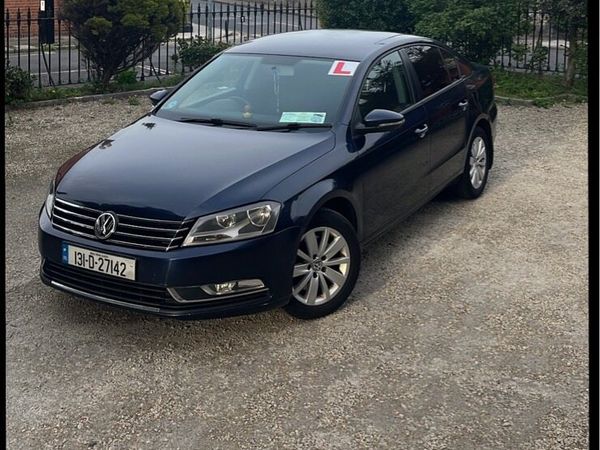 Volkswagen Passat Saloon, Diesel, 2013, Blue