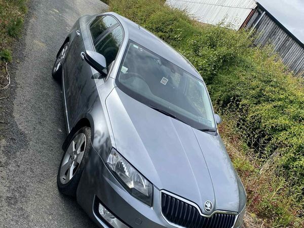 Skoda Octavia Saloon, Petrol, 2013, Grey