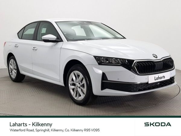 Skoda Octavia Saloon, Petrol, 2025, White