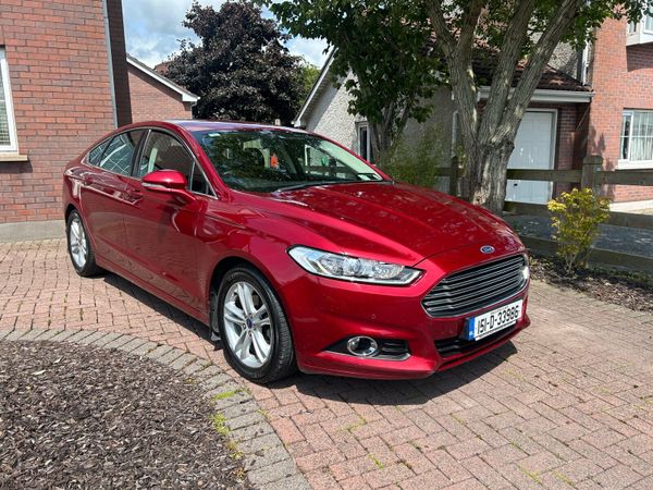 Ford Mondeo Hatchback, Diesel, 2015, Red
