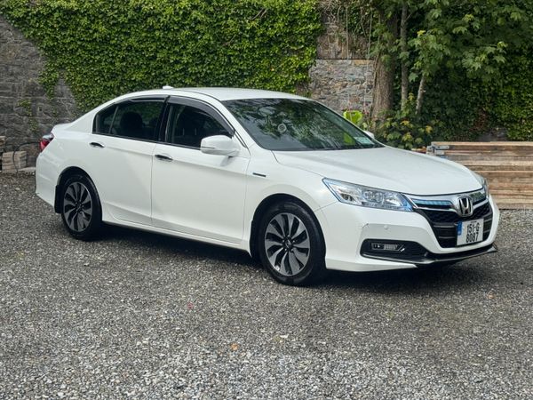 Honda Accord Saloon, Petrol Hybrid, 2015, White