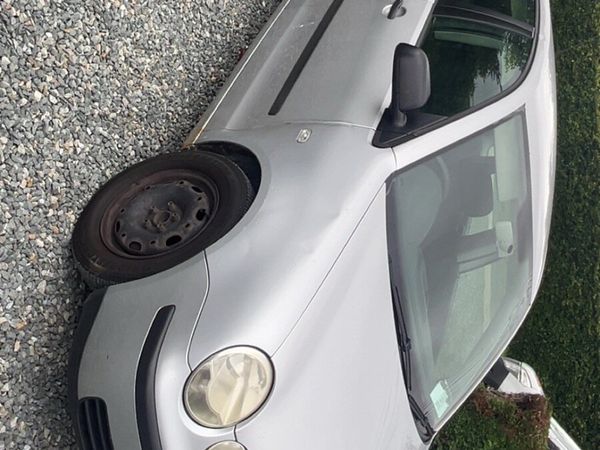Volkswagen Polo Hatchback, Petrol, 2005, Silver