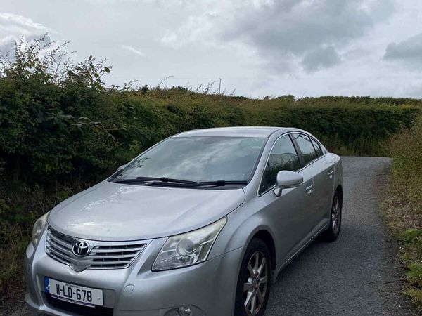 Toyota Avensis Saloon, Diesel, 2011, Silver