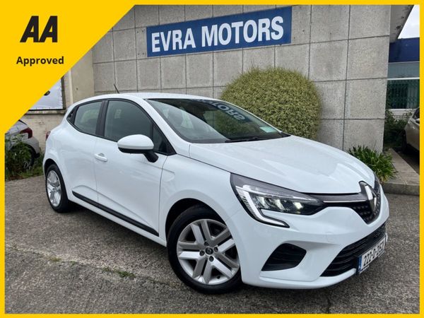 Renault Clio Hatchback, Petrol, 2022, White