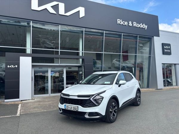 Kia Sportage MPV, Diesel, 2022, White