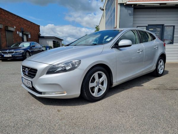 Volvo V40 Hatchback, Diesel, 2015, Silver