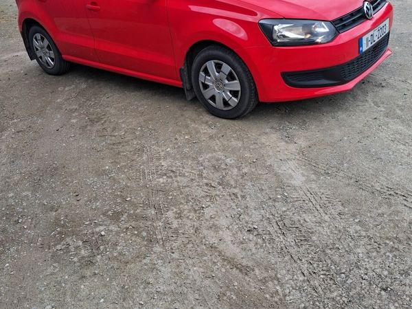 Volkswagen Polo Hatchback, Petrol, 2011, Red
