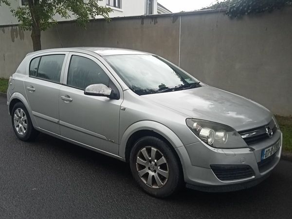 Opel Astra Hatchback, Petrol, 2007, Silver