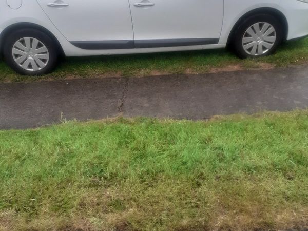 Renault Fluence Saloon, Diesel, 2012, White