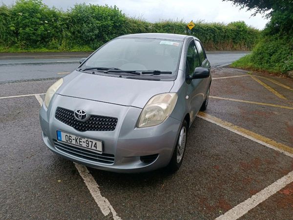 Toyota Yaris Hatchback, Petrol, 2006, Silver