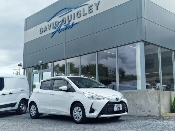 Toyota Yaris Hatchback, Hybrid, 2017, White