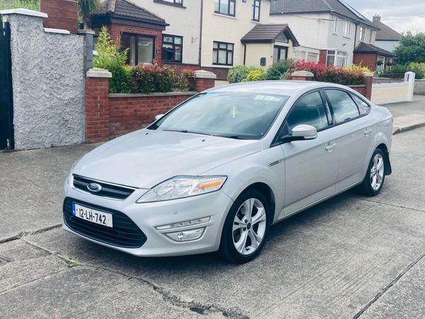 Ford Mondeo Saloon, Diesel, 2012, Silver
