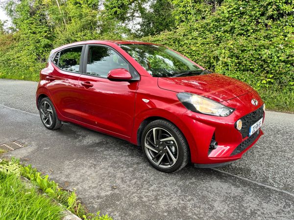 Hyundai i10 Hatchback, Petrol, 2021, Red