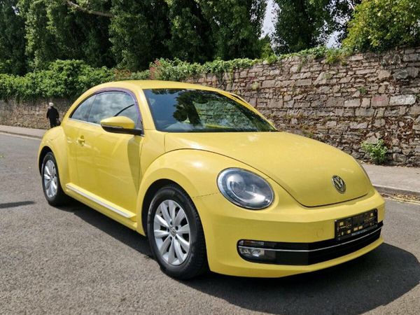 Volkswagen Beetle , Petrol, 2013, Yellow