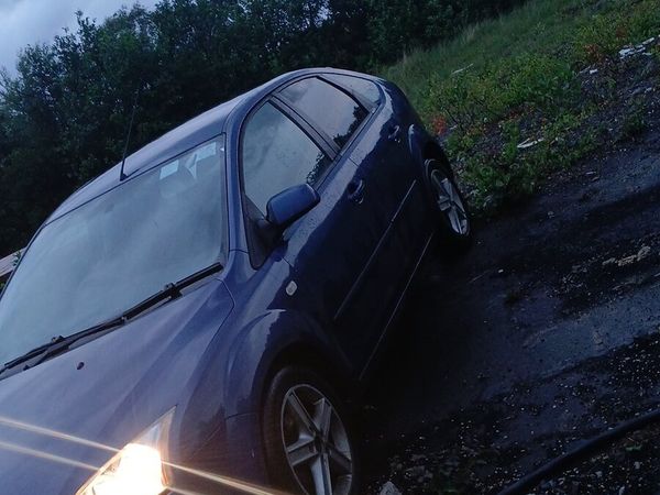 Ford Focus Hatchback, Petrol, 2008, Blue