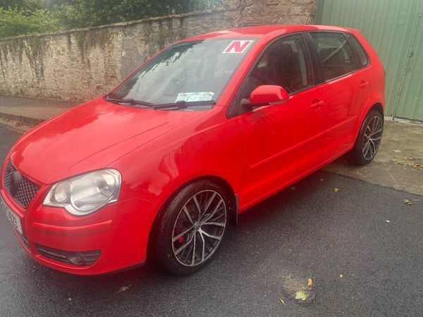 Volkswagen Polo Hatchback, Petrol, 2008, Red