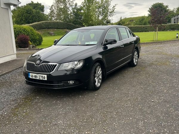 Skoda Superb Hatchback, Diesel, 2014, Black