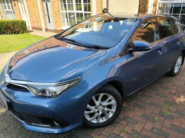 Toyota Auris Hatchback, Petrol, 2016, Blue