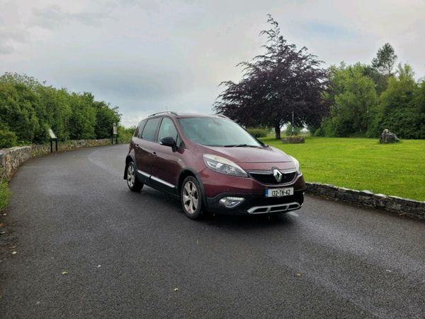 Renault Scenic MPV, Diesel, 2013, Red