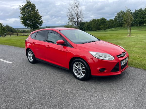 Ford Focus Hatchback, Diesel, 2014, Red