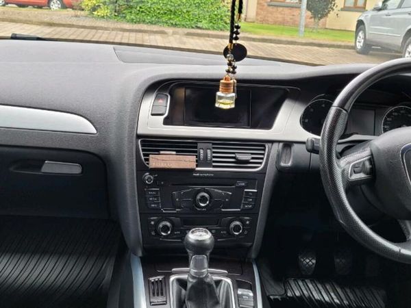 Audi A4 Saloon, Diesel, 2009, Red